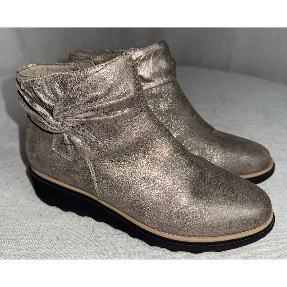 CLARKS COLLECTION Women's 9 Sharon Salon‎ Ankle Boot Shoes Metallic Gold